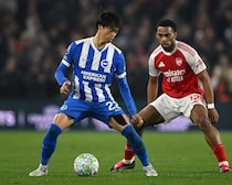 左足首を痛めた三笘薫。注目されたオランダ代表DFとのマッチアップは参考程度に。それでも見応えのある攻防はあった【現地発】