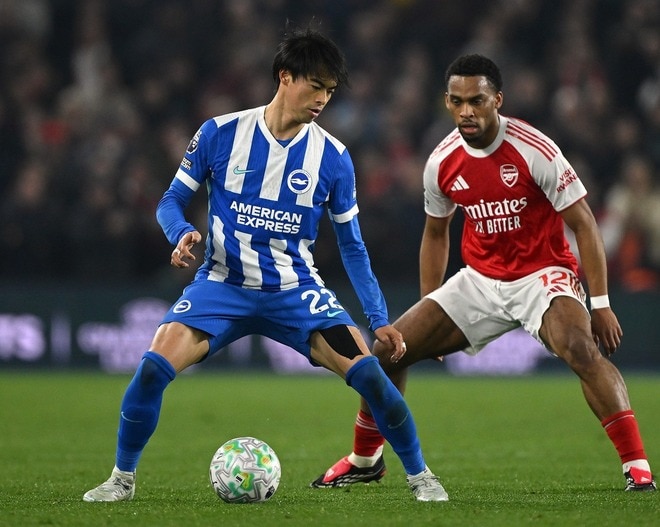 左足首を痛めた三笘薫。注目されたオランダ代表DFとのマッチアップは参考程度に。それでも見応えのある攻防はあった【現地発】