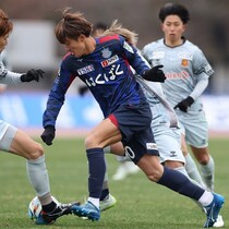 甲府が破竹の５連勝！ ４戦連発で決勝弾の背番号10が感謝。守備陣がゼロで抑えてくれるから――「次も点を取って勝てるようにしたい」