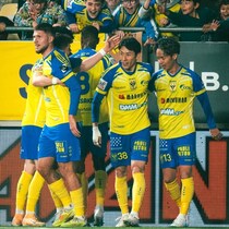 「めちゃくちゃ苦しかった」「CLに行きたい」25歳の日本人MFが途中出場で鮮烈決勝弾！12月、1月の自分へ「よくやった」
