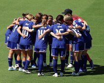 「マジか～」「よりによって...」日本サッカー界にもたらされた一報にファン心配「大事に至らないといいね」「軽症なのを願って」