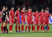 「大番狂わせ」「衝撃的勝利」アジア２位がまさか！“なでしこ最大のライバル”が予想外の敗戦で海外驚き！「屈辱的な連敗を止めた」