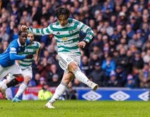 「ワールドクラス」「試合を支配した」批判を浴びていた日本代表MFが宿敵相手に躍動！現地メディアが“手のひら返し”で絶賛！レジェンドも賛辞「彼にはとても感心した」