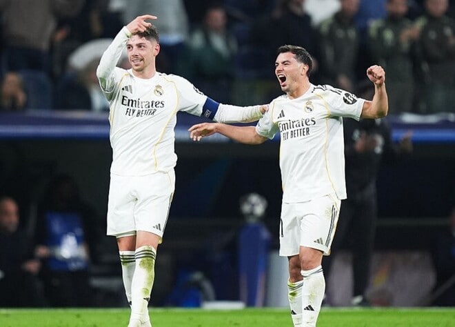 バルベルデが衝撃の“前半ハット”！ヴィニシウスがPK失敗もマドリーがマンCを３－０粉砕！注目のCLライバル対決はまさかの結果に