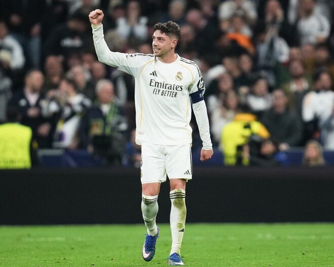 「地球上でトップクラス」プレミア強豪相手に躍動！ マンＣ戦でハット達成のマドリーMFに同僚DFは感嘆「欠点がなく、できないことは何もない」