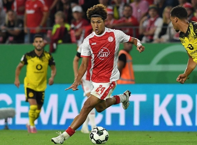 ドイツ５部→３部で躍動！ “苦労人”の25歳日本人ウインガーがさらなるステップアップか！ ２部クラブが興味と独メディア報道「関心が集まっている」