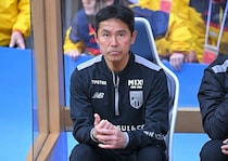 「少し僕が煽りすぎたかもしれません」長友佑都の負傷に３度の警告…前半の出来にFC東京指揮官は「なかなかうまくいかなかった」