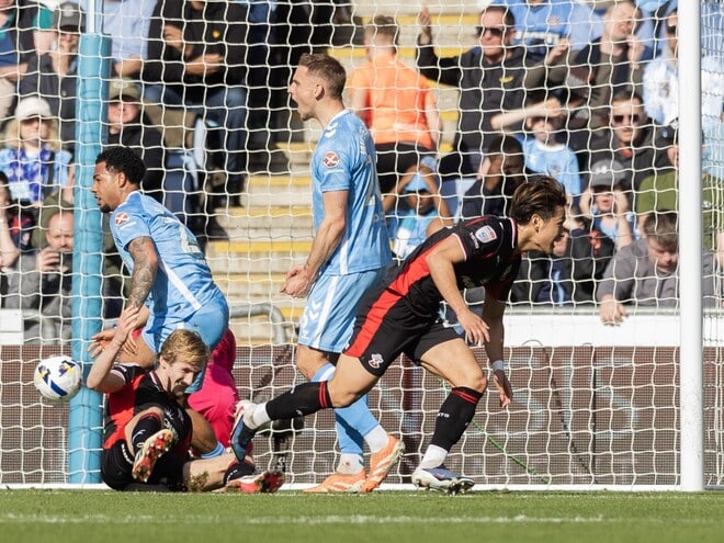 「圧倒した」「まじで代表呼ぶ価値ある」直近5戦で3G1A! 首位撃破に貢献した日本期待22歳MFの活躍ぶりにSNS熱狂「マスタークラスだ」