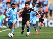 「前節とはまるで別人だった」首位撃破の立役者となった松木玖生を英メディアが称賛！「起用し続けたことが正しかったと証明された」