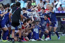 「水もしたたる良い女」「めっちゃいい写真」なでしこ清水梨紗の“100試合”同僚との仲良し２Sに脚光「残り２試合も頑張ります」と意気込みも