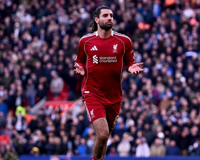 「世界最高のフリーキッカー」狙いすました一撃。リバプールMFの鮮烈弾に反響！「次元が違う」「上手すぎませんか？」