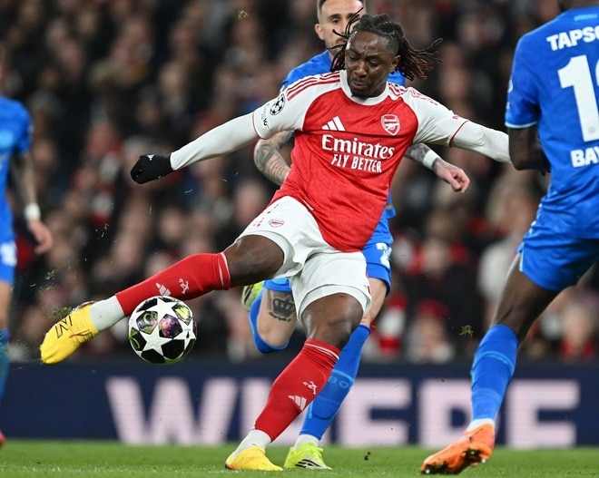 アーセナル10番の豪快ゴラッソ「何じゃこれ！」。反転から右足一閃「朝から声出た」「理不尽」など脚光