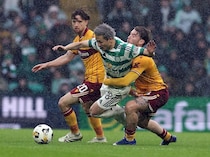 「本当に愚か」日本代表FWを英国メディアが批判 　何があった？「スポーツマンシップに反する行為」