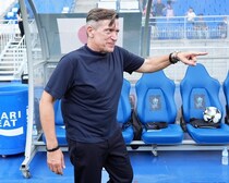 「なぜハチミツは糞より良いのか？」...何を言われた？ なでしこJ指揮官の独特すぎる比喩に豪州メディアも驚き「史上最も奇妙な例え話で唖然とさせた」【女子アジア杯】