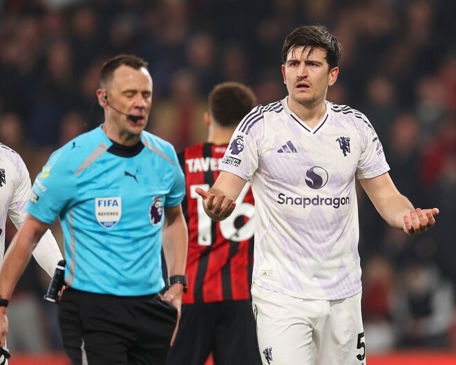 「ヒーローから悪役に転落」１年８か月ぶりにイングランド代表復帰→同日に一発退場。33歳マンU戦士に英紙注目「明らかな得点機会の阻止」