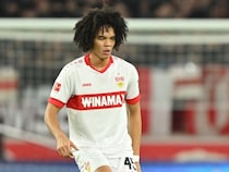 「愚かな除外」「全く不必要」オーストリア強豪の日本人DFが加入後初スタメンも、まさかの退場…現地紙が指摘「最高のパフォーマンスを台無しにした」