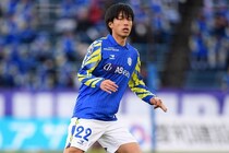 開始２分で一発退場…山形にまさかの事態。早い時間帯で10人に、“みちのくダービー”で波乱