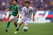 “東京ダービー”敗戦に言葉少なくも…W杯行きを目ざす佐藤龍之介の存在感。ロス五輪世代を牽引する19歳が仲間に与える刺激