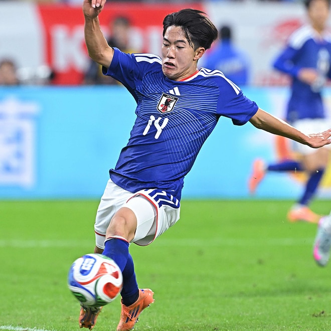 三笘薫と前田大然だけがライバルではない…日本代表“唯一のJリーガー”が打ち勝つべきベテラン【日本代表】