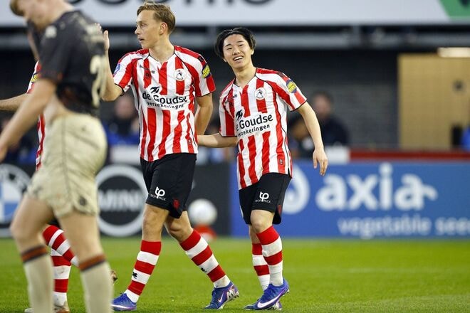 「二桁ゴールを狙ってます」スパルタで躍動する三戸舜介の市場価値が上昇中！ 日本代表メンバー漏れには「あんまり気にしてないです」【現地発】