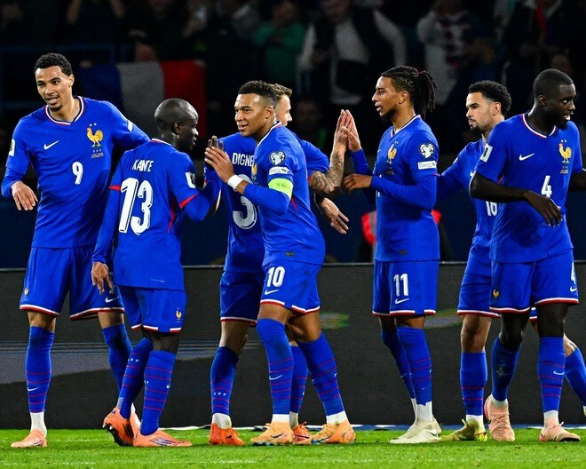 「最高の一言」「完璧だ」フランス代表が北中米W杯で着用するホーム＆アウェーの新ユニホームを発表！「色合いがとても良い」など好評