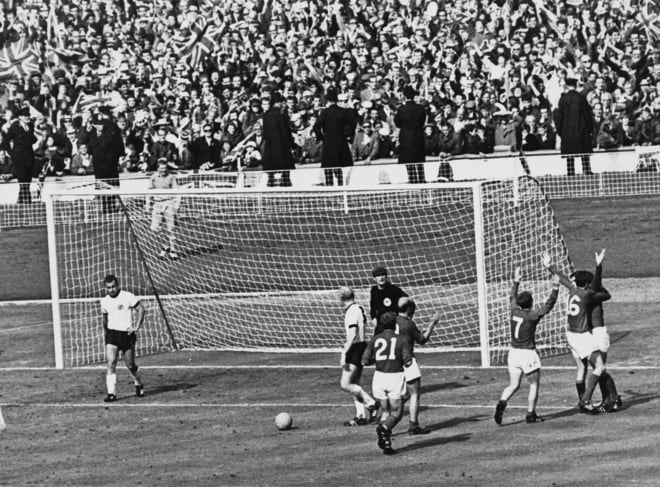 【W杯回顧録】第8回大会(1966年)|北朝鮮の大金星、エウゼビオの4発、そして“疑惑弾”…サッカーの母国イングランドが初優勝を果たした激闘の全貌