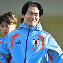 “ゴン！”と衝撃…なぜ自分の頭に？ 日本代表戦士のボールが記者直撃、練習初日にまさかのハプニング【日本代表】