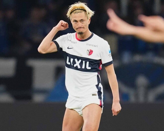 「いつもイケメン」「ゾロにめちゃ似ててかっけえ」鹿島FW鈴木優磨の“最近”ショットに脚光!「10枚目凄い」「ギャップ萌え」