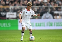 「ウイングをやりたいという気持ちがありながらも…」堂安律が語った“新ポジション”への本音　日本代表に「活きるのかなと」【現地発】