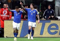 イタリアが北アイルランドを撃破！ 相手の堅守に苦戦も…トナーリ＆ケーン弾で２－０快勝、12年ぶりのW杯へ前進【欧州予選PO準決勝】