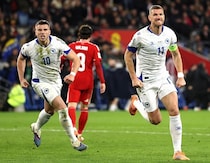 超難敵イタリア撃破へ！急先鋒は40歳の英雄――準決勝で千金弾、ジェコの覚悟。W杯出場は「全てを意味する」【欧州予選PO】