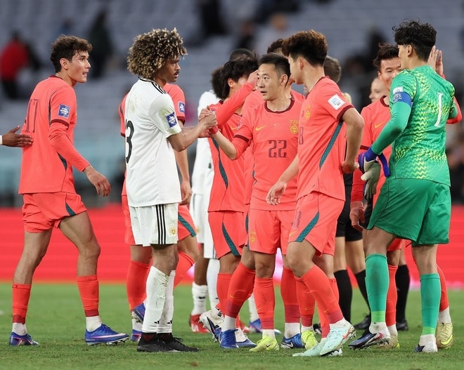 「中国代表がジャイアントキリング!」新体制でW杯出場国に2発快勝、母国メディアは意気揚々「ついに浮上の兆しを見せた」