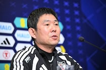 遠藤不在の日本代表、森保監督が“10番”を英国遠征のキャプテンに指名！