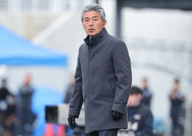 「本当に申し訳なく思っています」数的優位も活かせず…今季初の連敗。川崎指揮官は悔しさを露わ「もったいなかった」