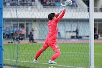 PK戦で川崎の成功は１本のみ。町田の守護神が立ちはだかる！ 完璧な読みで“神セーブ”連発