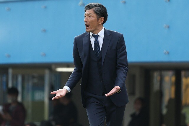 ８戦で挙げた４勝の相手はJ２昇格組とJ３勢のみ。百年構想リーグ優勝を目ざす横浜FCの須藤大輔監督は、厳しい現実をどう受け止めているのか