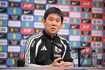「イングランドはW杯優勝の本命だと思うか」英紙記者の質問に森保監督は何と答えた？【現地発】
