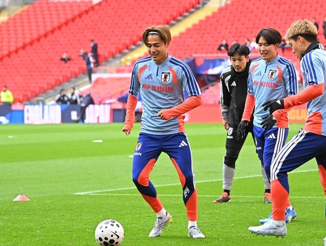「そのレベルまで行きます」プレミアクラブが関心を寄せる22歳日本代表がイングランド戦でインパクトを残すか アーセナルMFの離脱には本音「見たかった…」【現地発】