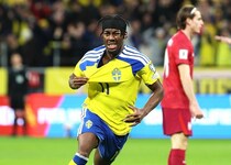 スウェーデンが２－１でリードして後半へ！ポーランドは再びの逆転を目ざす。勝った方がW杯出場、日本と戦うのはどっち？【欧州予選PO決勝】