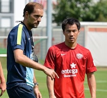 「大きな影響を与えてくれた二人の監督」岡崎慎司がトゥヘルとの激熱２S公開！ウェンブリーで再会したもう１人の恩師は？