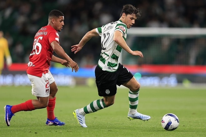 「もはや恥知らずだ！」守田を擁するスポルティングの快勝にベンフィカが不満爆発！ ３つのプレーを疑問視、公式Xで非難