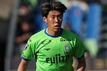 同点に追いついた直後のピンチで渾身のシュートブロック！松本大弥がビッグプレーでチームの勝利に貢献「身体に当てられて良かった」【湘南】