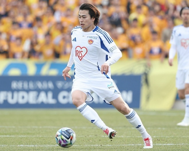 「バチ切れてた松井蓮之が素敵」「胸ぐら掴んで叱ってる」イエロー連発で退場の19歳FWにベガルタ主将が怒り「安野の事を思ってのはず」「心打たれた」の声