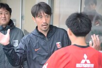 一年でのプレミア復帰なるか。浦和ユースを率いる元日本代表MFが改善図った“緊急かつ重要な案件”。「じれずに我慢強くやれるようにしたい」