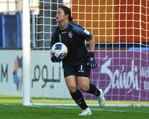 え、もう？ 日本戦、開始32秒で失点の台湾GKが20分に交代。負傷した様子はないが...途中出場の背番号１は27分に被弾【U-20女子アジア杯】