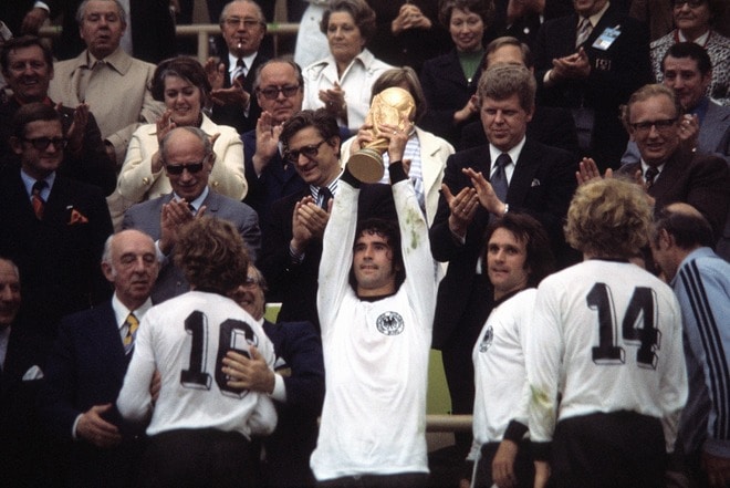【W杯回顧録】第10回大会（1974年）｜世界中がオランダを称賛、優勝は開催国・西ドイツ。革命的な“トータルフットボール”に日本ファンも魅了された