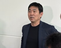 「数試合出ないときつい」大怪我の日本代表MFはW杯に間に合うのか　指揮官が吐露した複雑な心境「一緒に戦いたいと思っていますけど…」