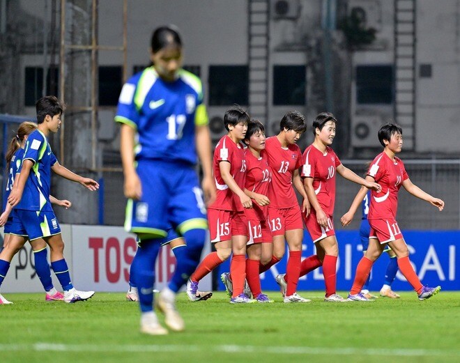 「これ何だよマジで」北朝鮮にシュート数“０－32”「冗談だろ？」。南北対決で０－５惨敗。韓国ファンは沈痛「まだこんなに差が開いているのか」【U-20女子アジア杯】