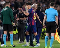 「レッドカードではない」アトレティコ戦で退場したバルサDFクバルシ。主審の判定に元フランス代表FWが私見「判断が早すぎたと思う」【CL準々決勝】