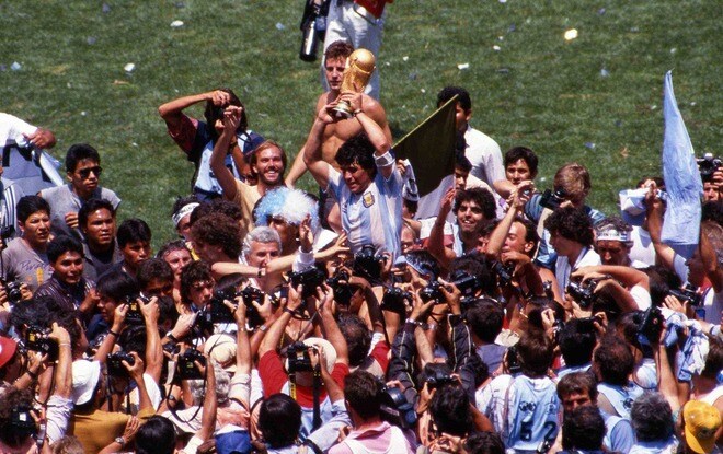 【W杯回顧録】第13回大会（1986年）｜“神の手”と“５人抜き”――マラドーナが歴史に名を刻んだメキシコ大会。伝説はこうして生まれた